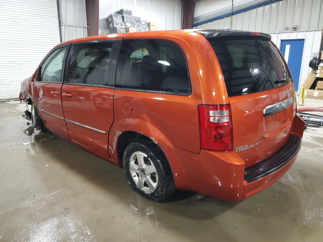 2008 Dodge Caravan - Image 2