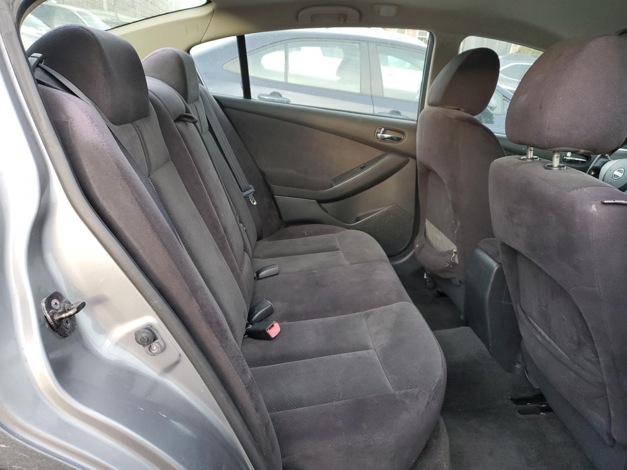 2009 Nissan Altima - Image 10