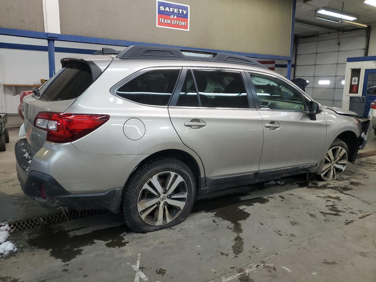 2018 Subaru Outback - Image 3