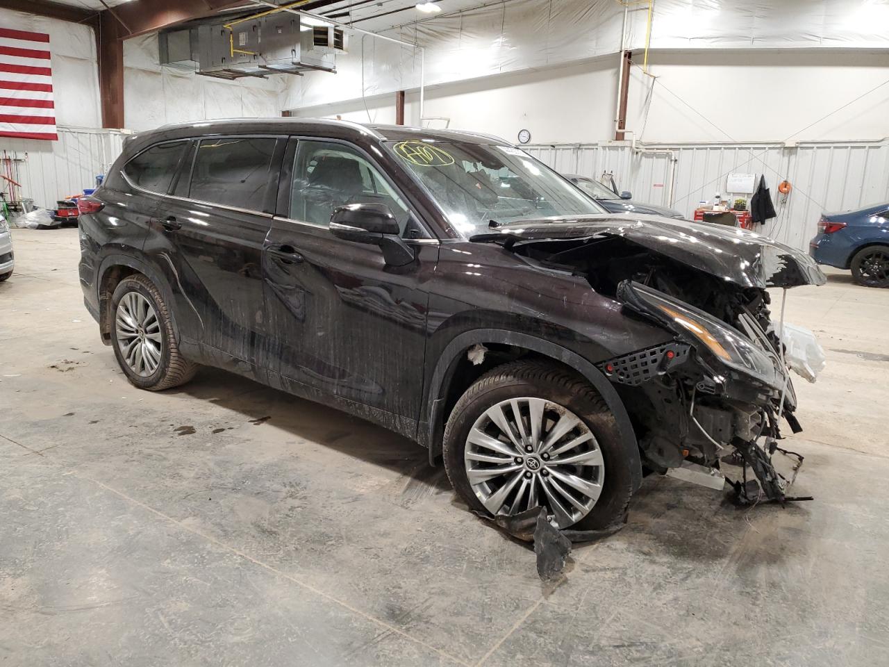 2021 Toyota Highlander - Image 4