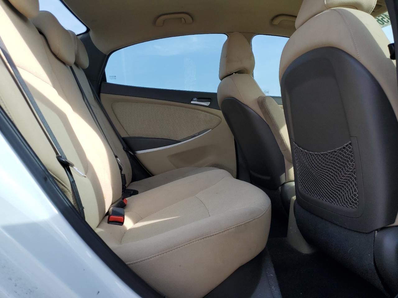2014 Hyundai Accent - Image 10
