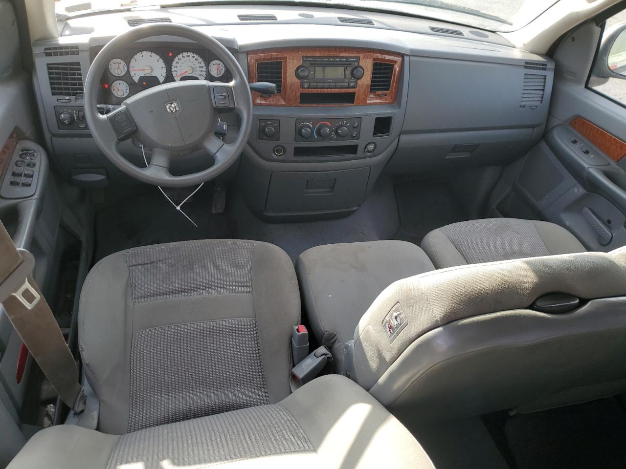 2006 Dodge RAM - Image 8