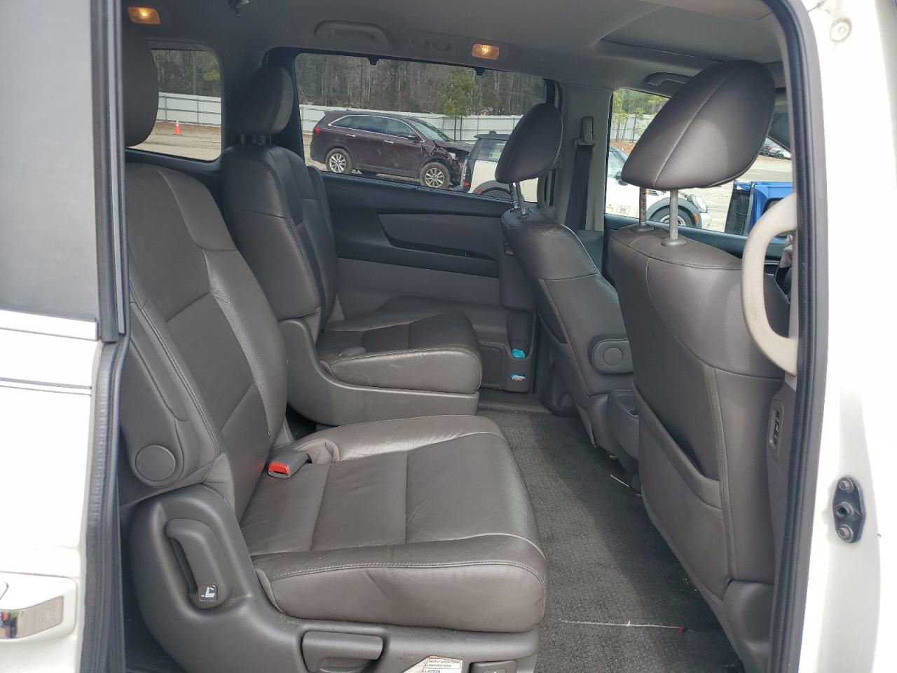 2012 Honda Odyssey - Image 11
