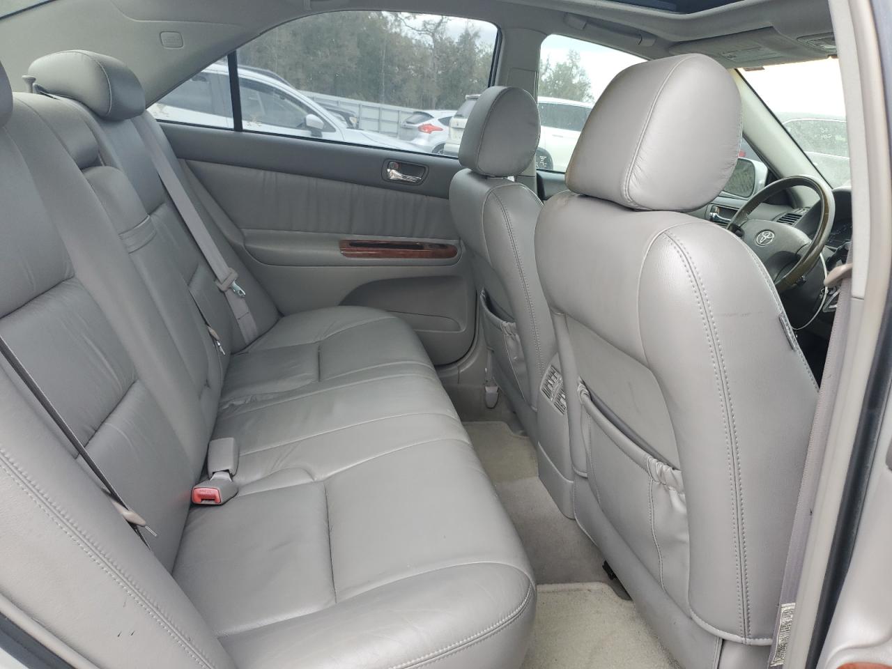 2004 Toyota Camry - Image 10