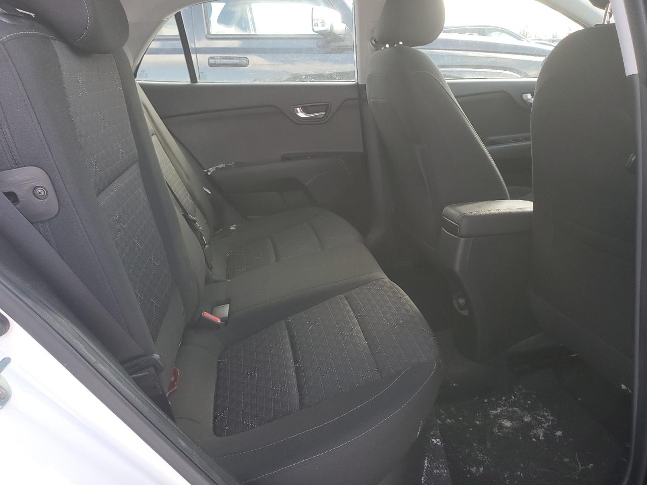 2019 Kia Rio - Image 10