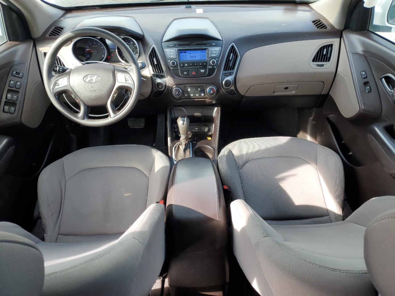 2015 Hyundai Tucson - Image 8