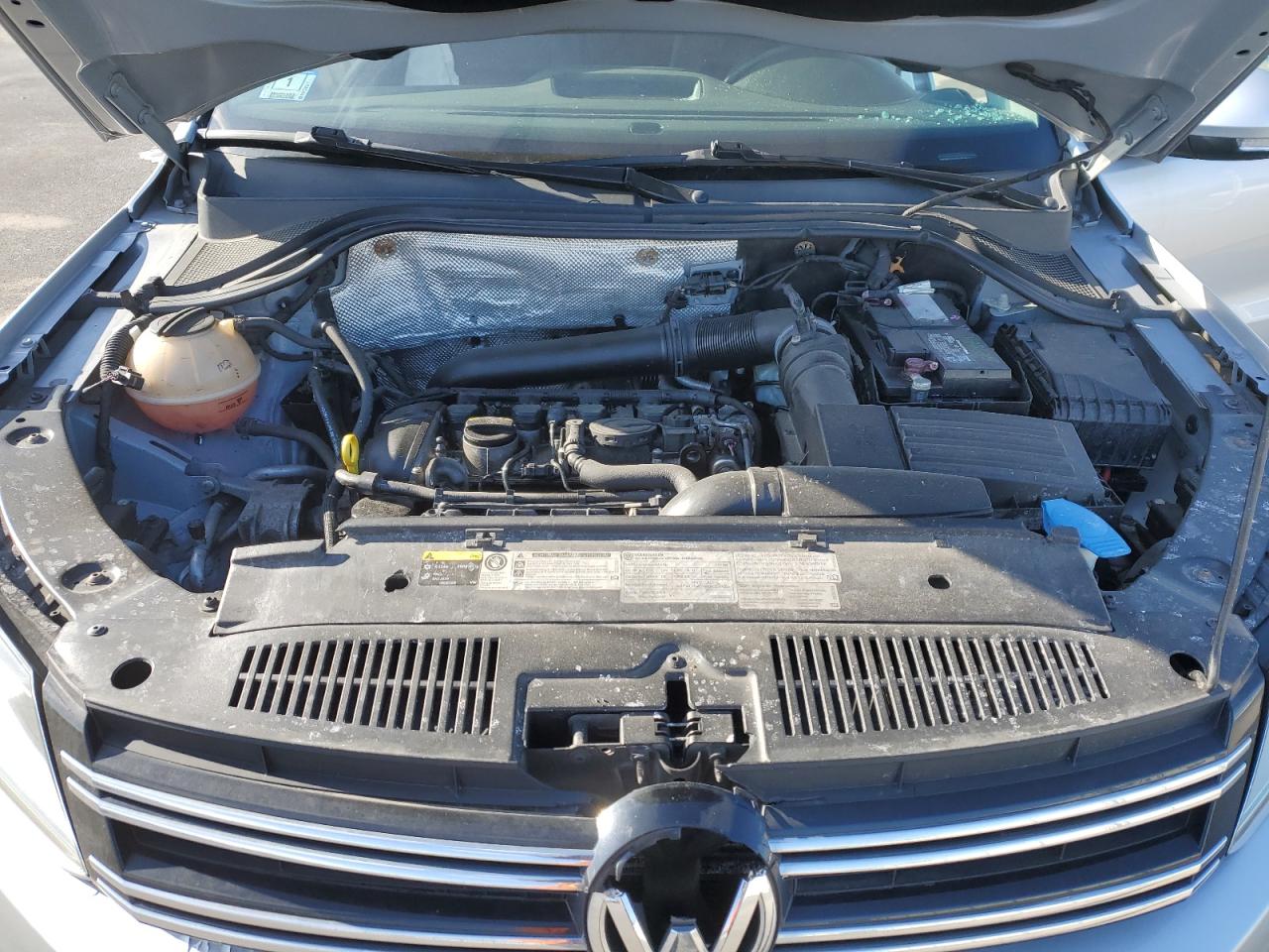 2015 Volkswagen Tiguan - Image 13