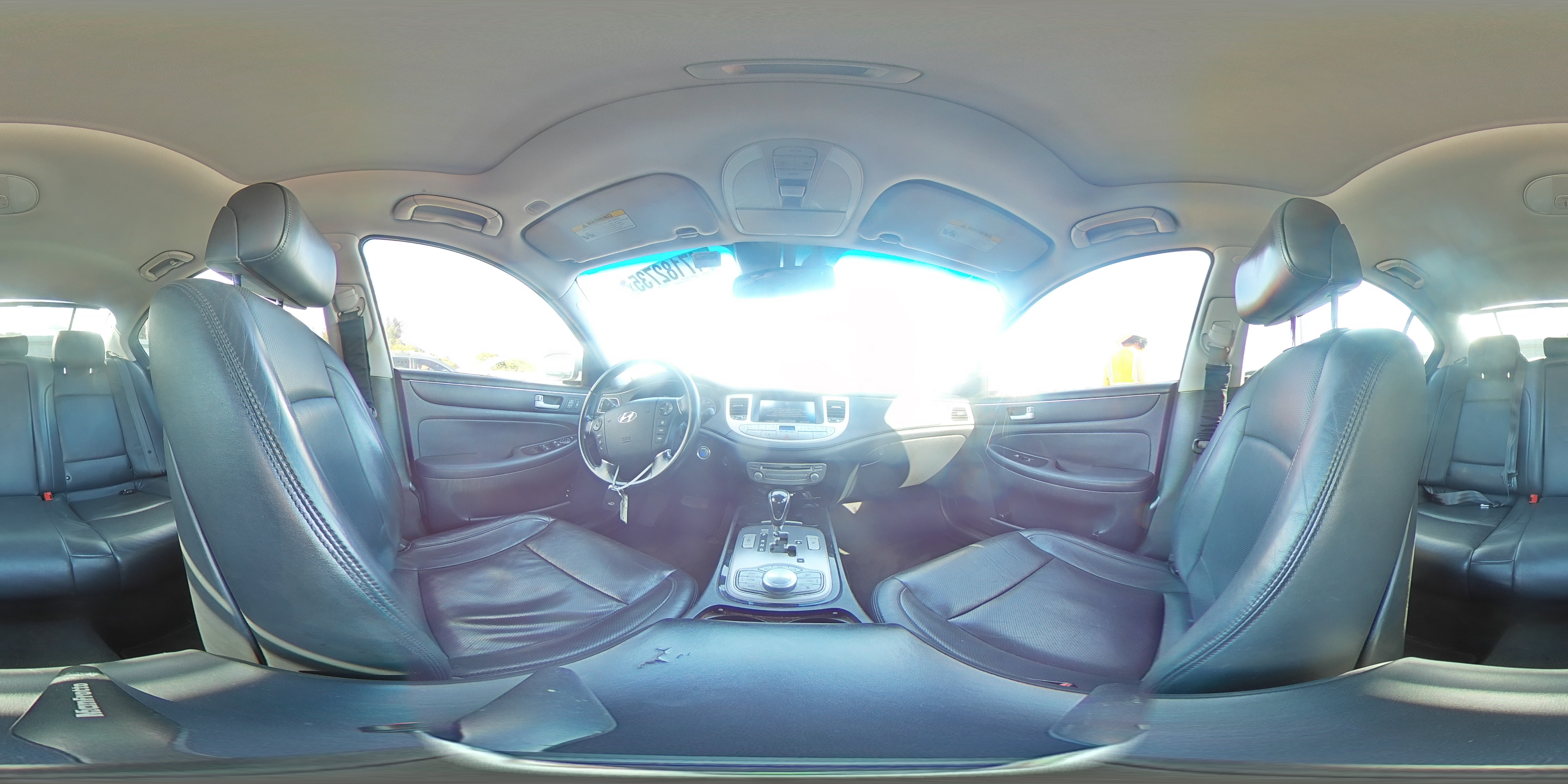 2013 Hyundai Genesis - Image 12