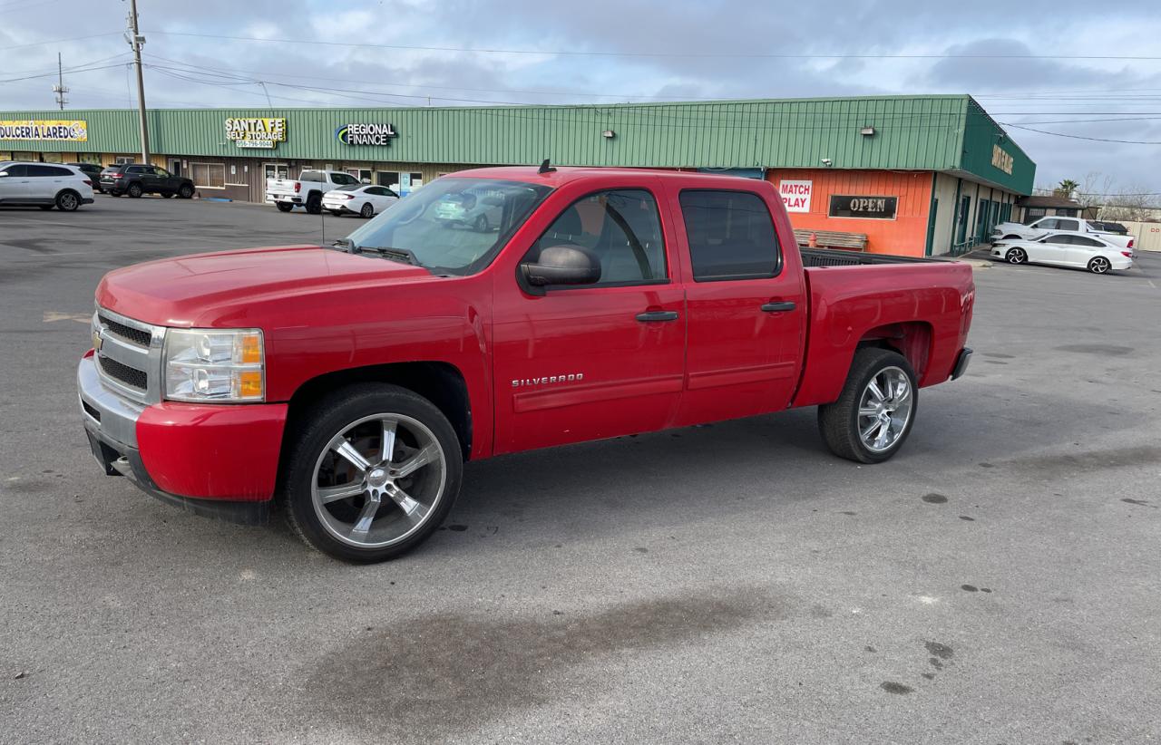 2010 Chevrolet Silverado - Image 2