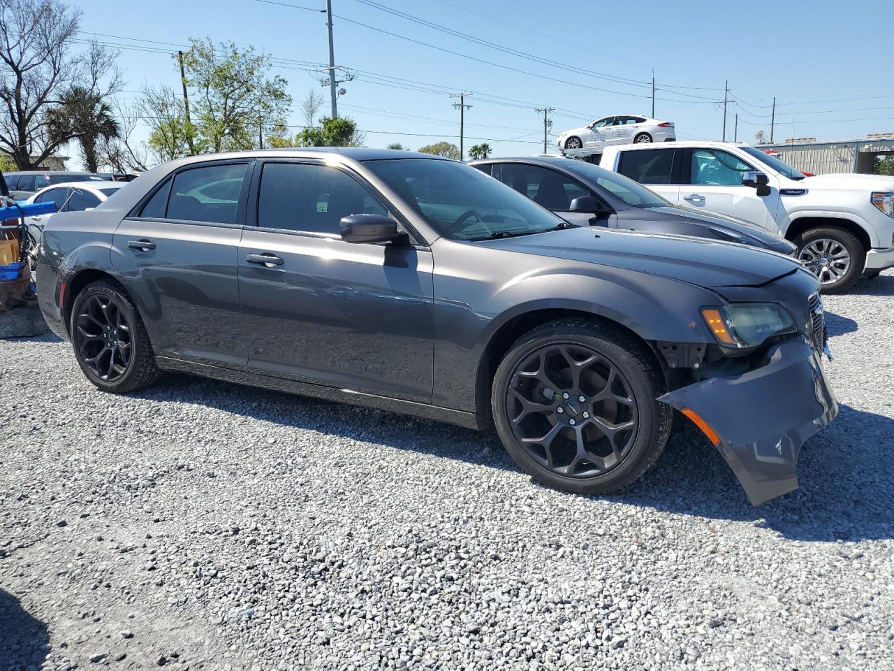 2019 Chrysler 300 - Image 4
