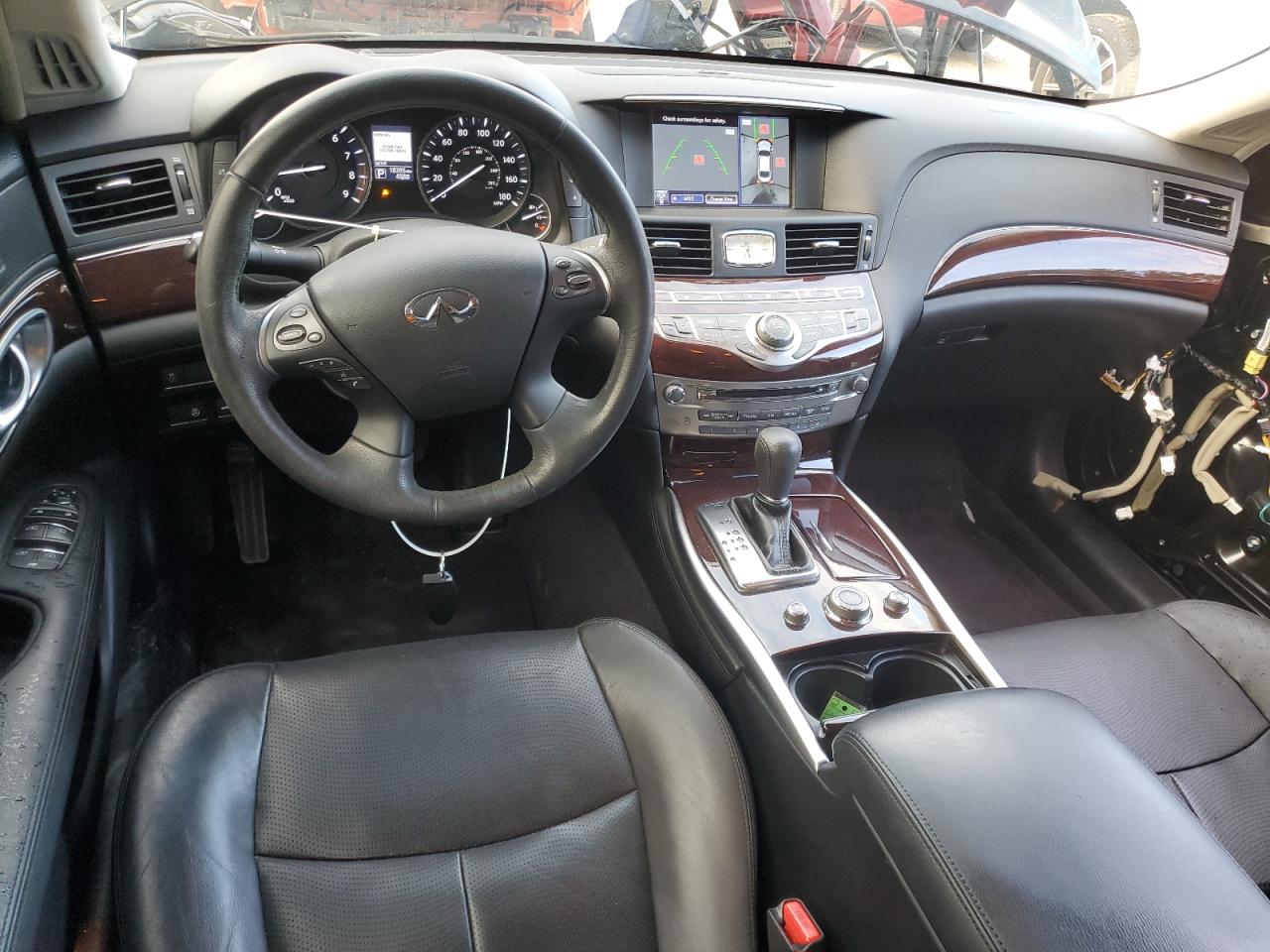 2017 Infiniti Q70 - Image 8