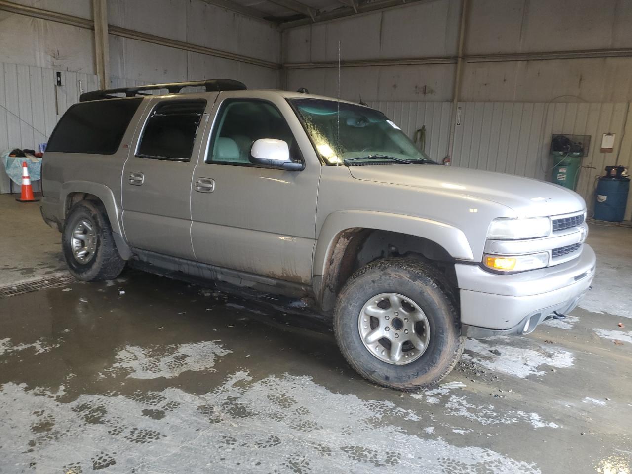 2005 Chevrolet Suburban - Image 4
