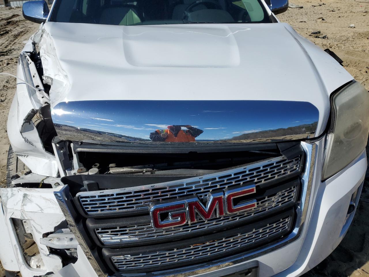 2010 GMC Terrain - Image 13