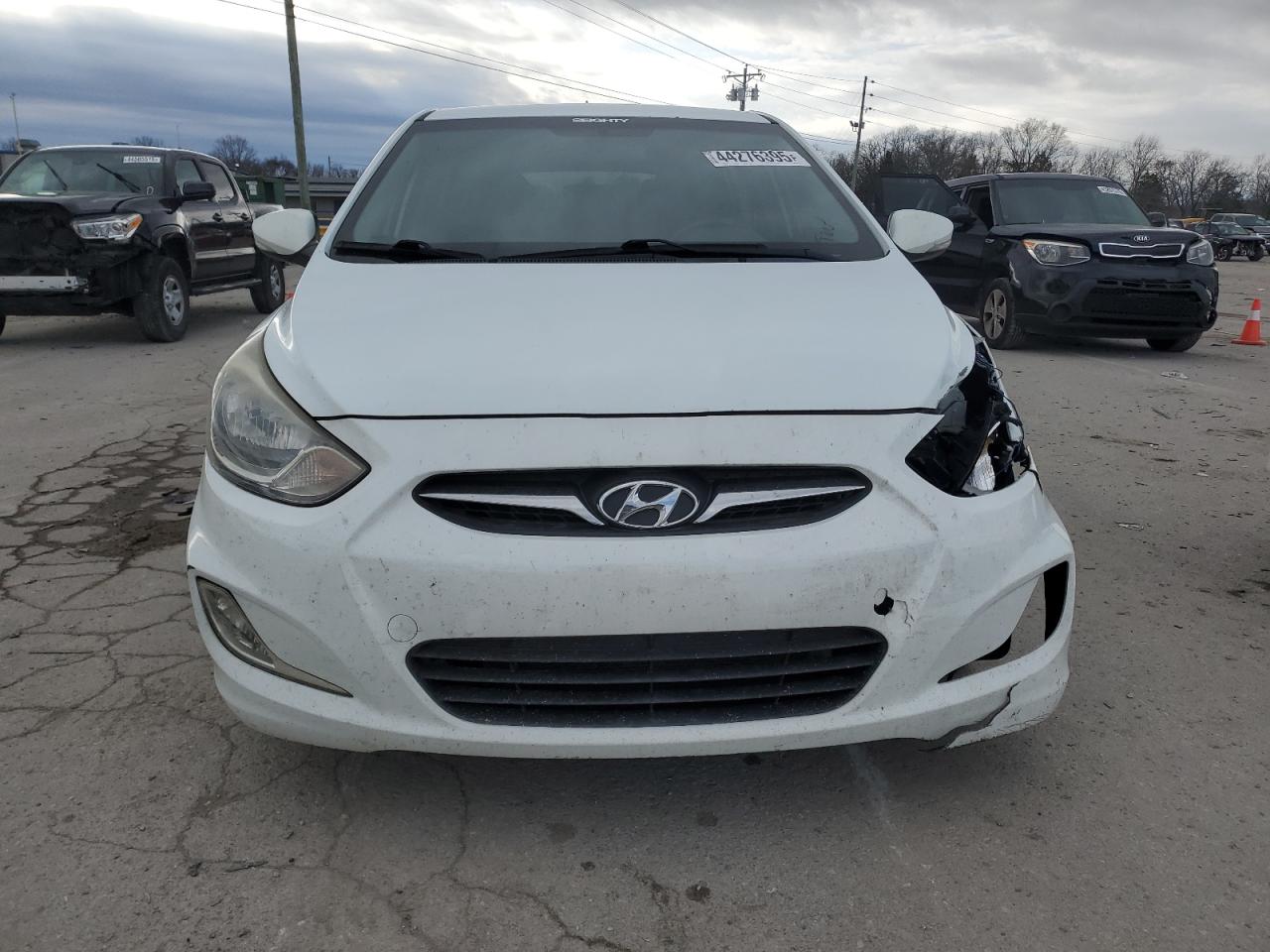 2013 Hyundai Accent - Image 5