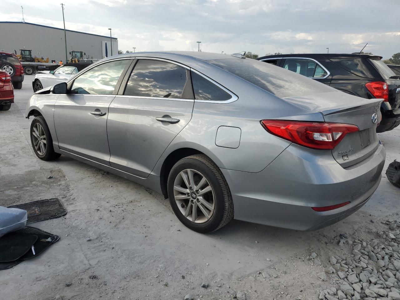 2017 Hyundai Sonata - Image 2