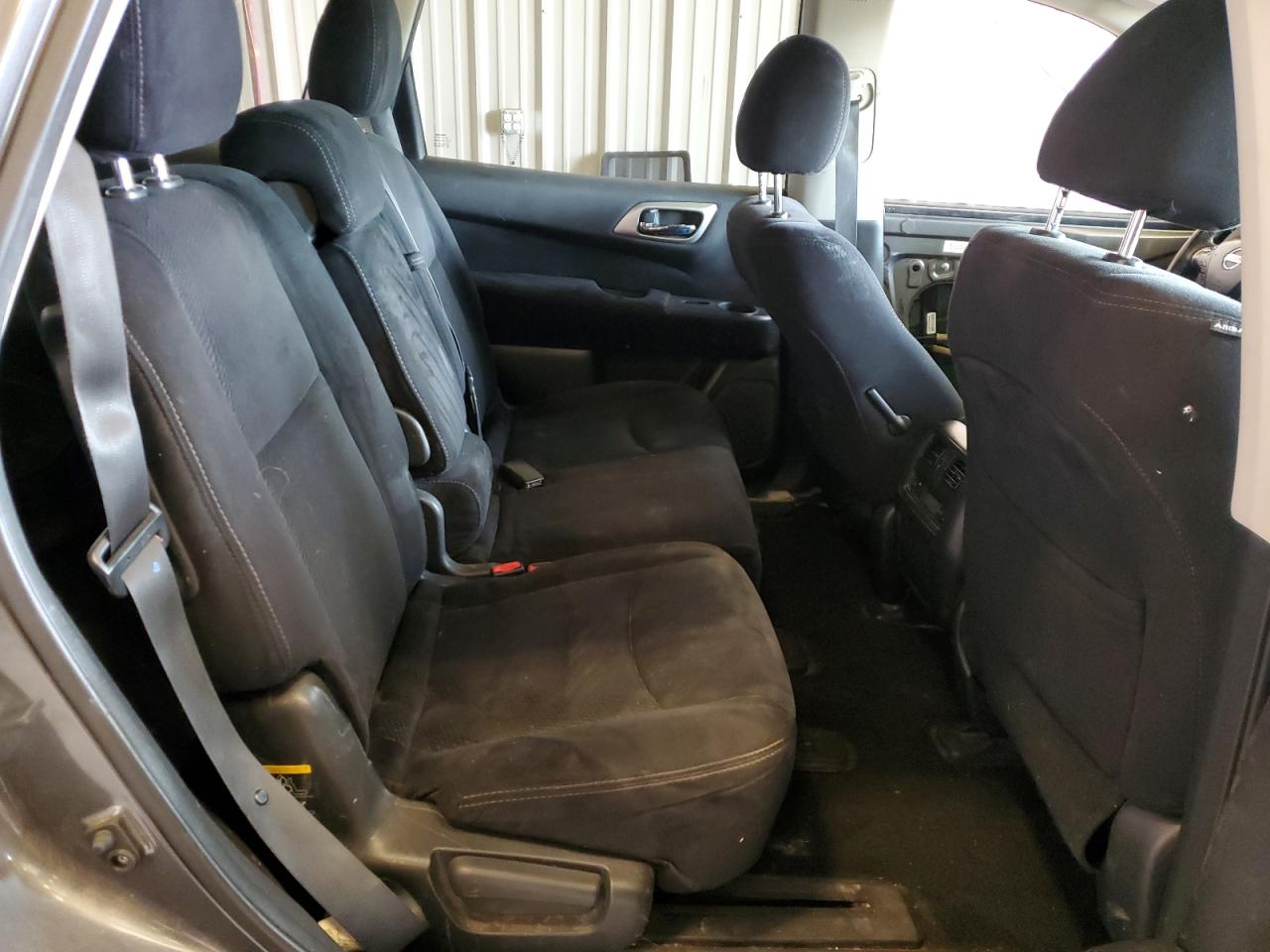 2015 Nissan Pathfinder - Image 11