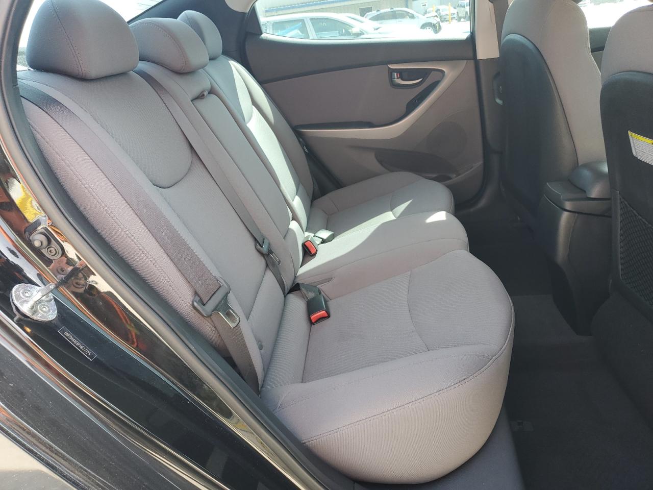 2015 Hyundai Elantra - Image 11