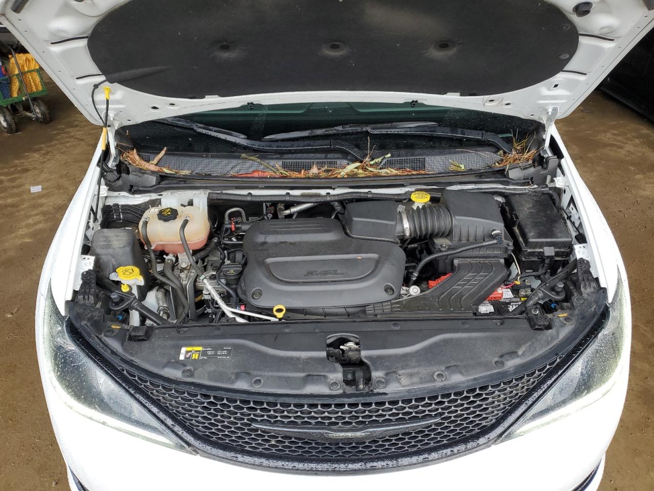 2020 Chrysler Pacifica - Image 12