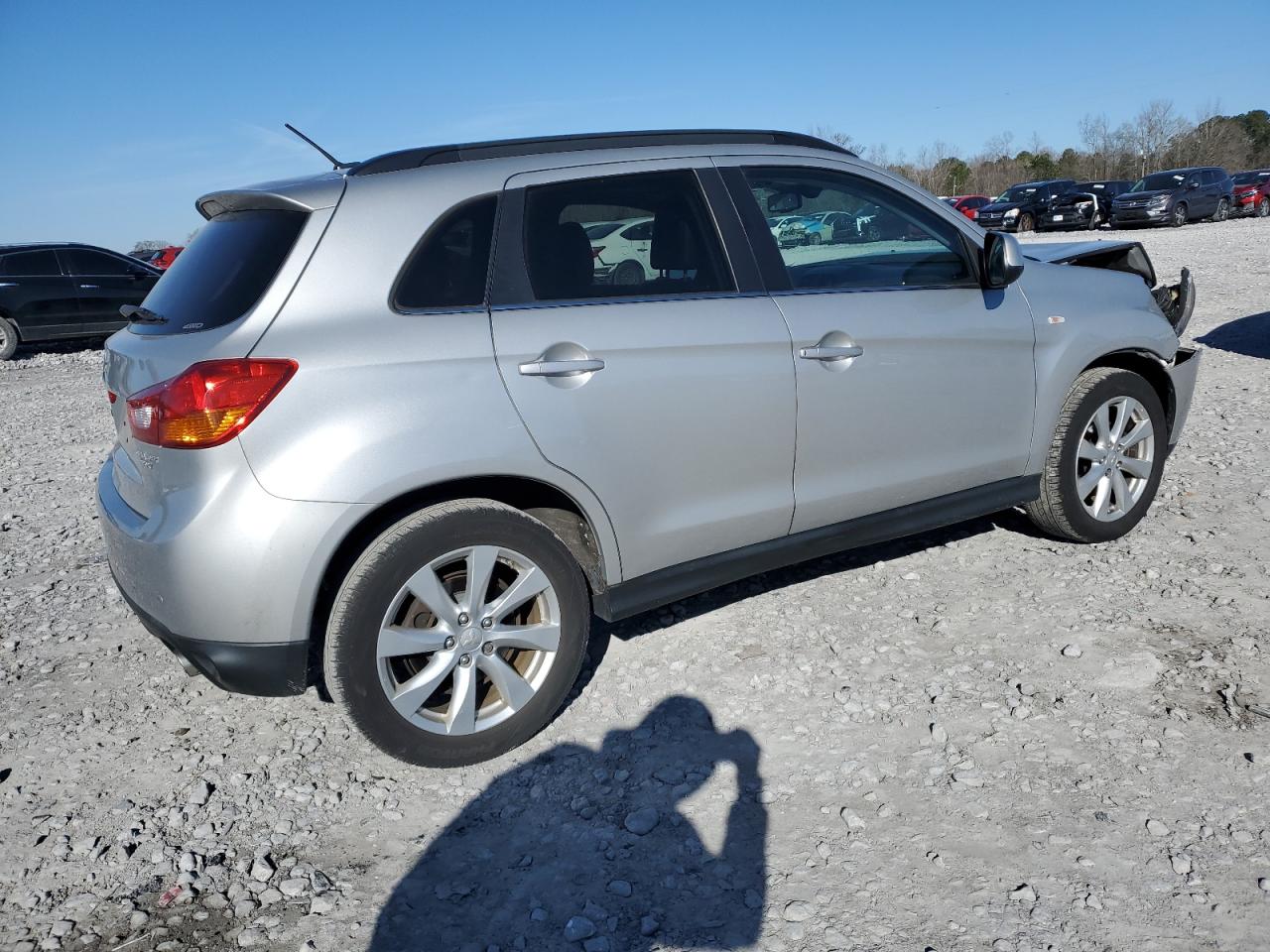 2014 Mitsubishi Outlander - Image 3