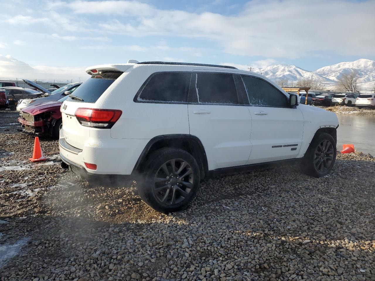 2016 Jeep Grand Cherokee - Image 3