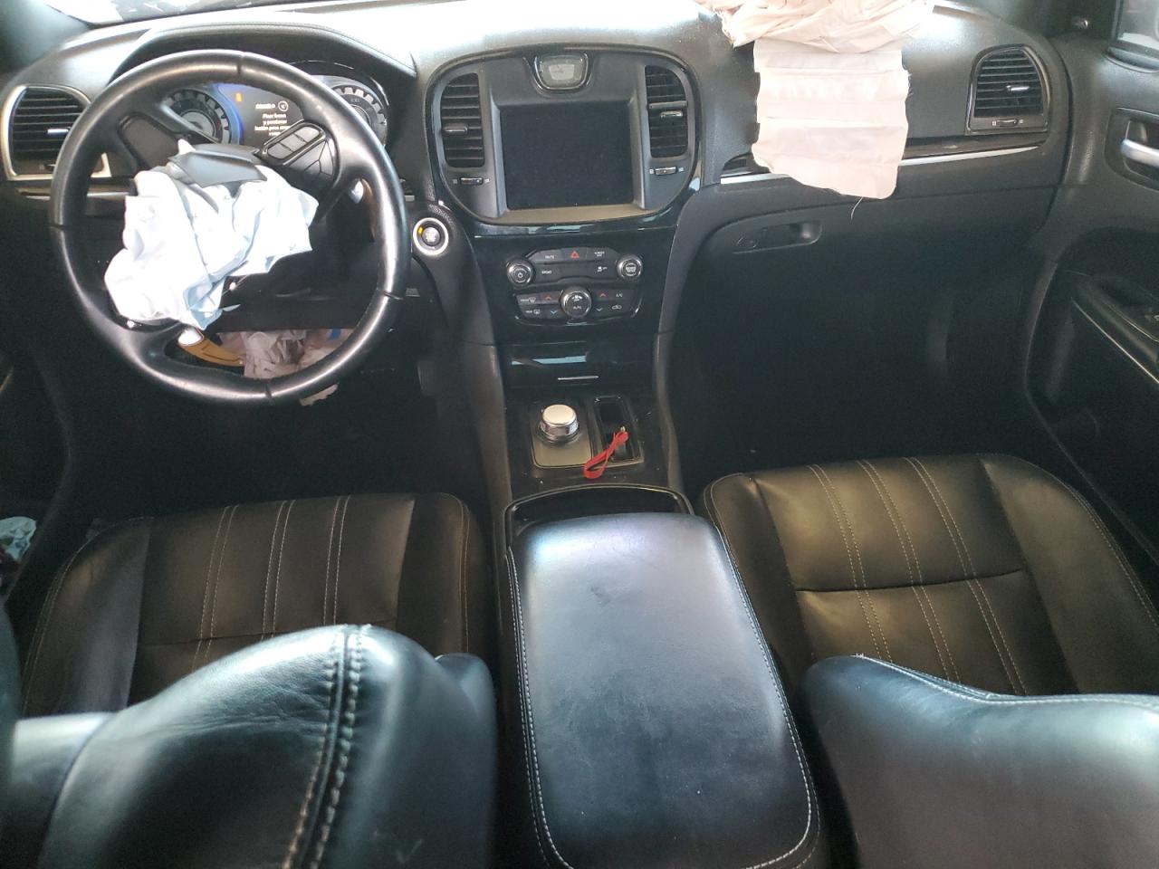 2018 Chrysler 300 - Image 8