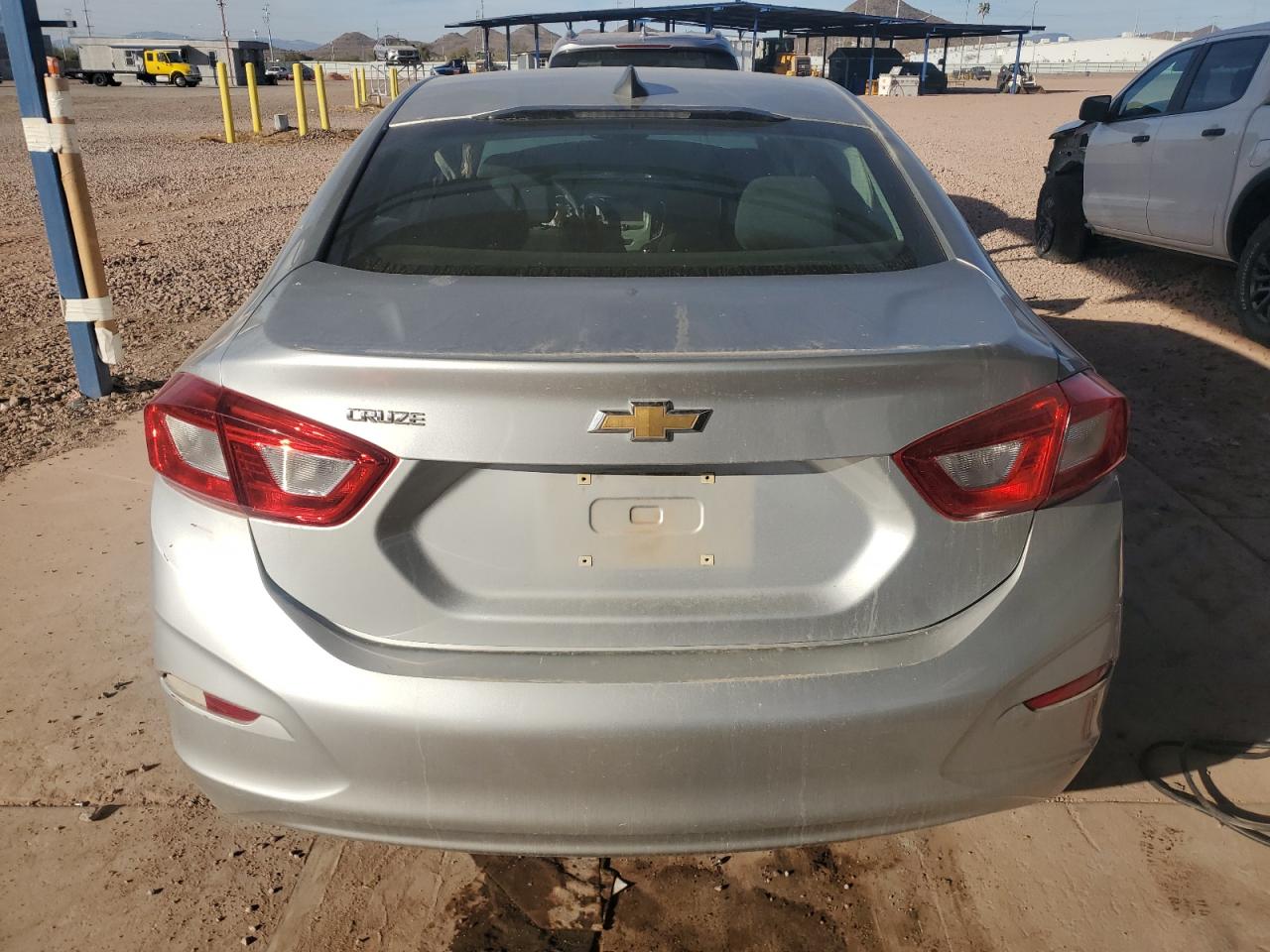 2018 Chevrolet Cruze - Image 6