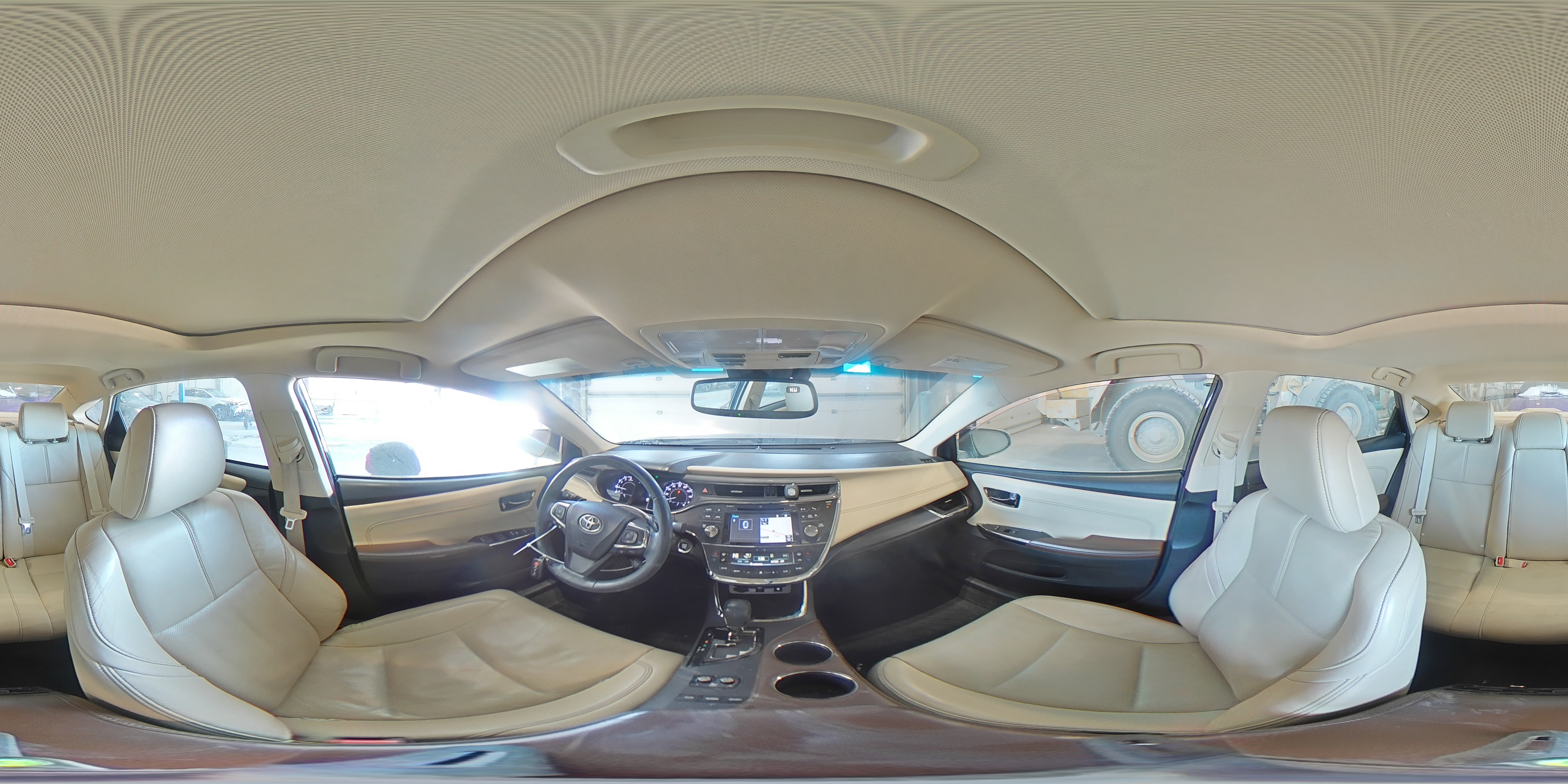 2016 Toyota Avalon - Image 13