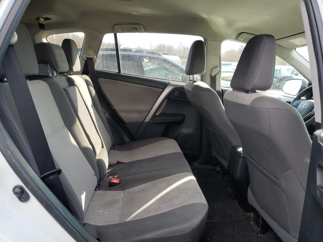 2015 Toyota RAV 4 - Image 11