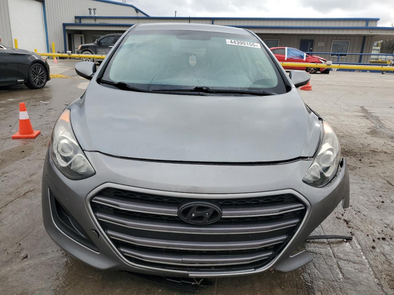 2017 Hyundai Elantra - Image 5