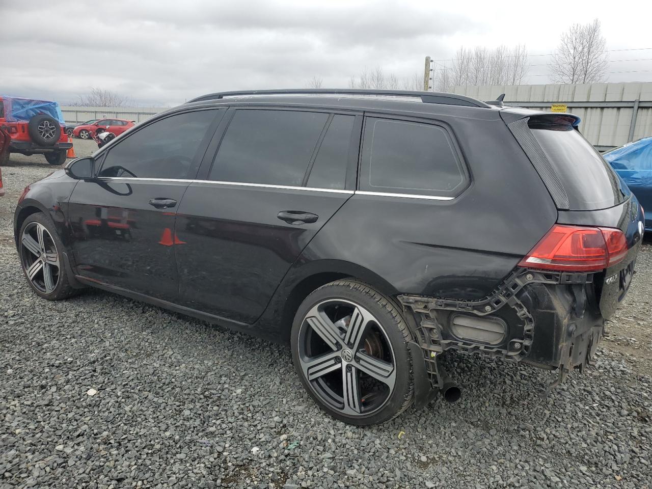 2015 Volkswagen Golf - Image 2