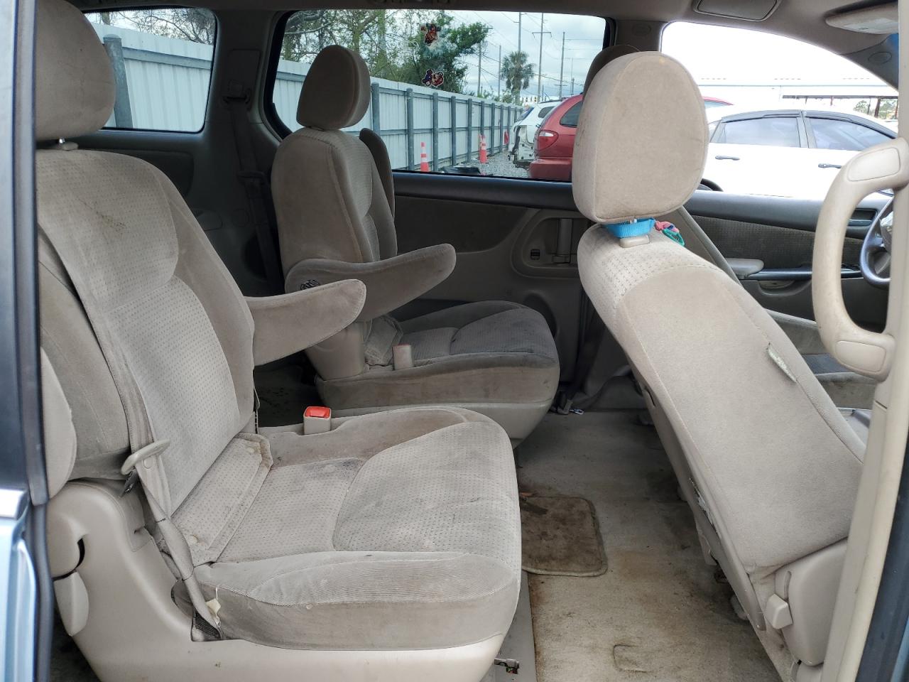 2006 Toyota Sienna - Image 11