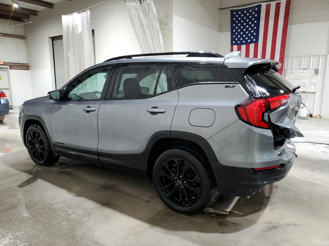 2020 GMC Terrain - Image 2