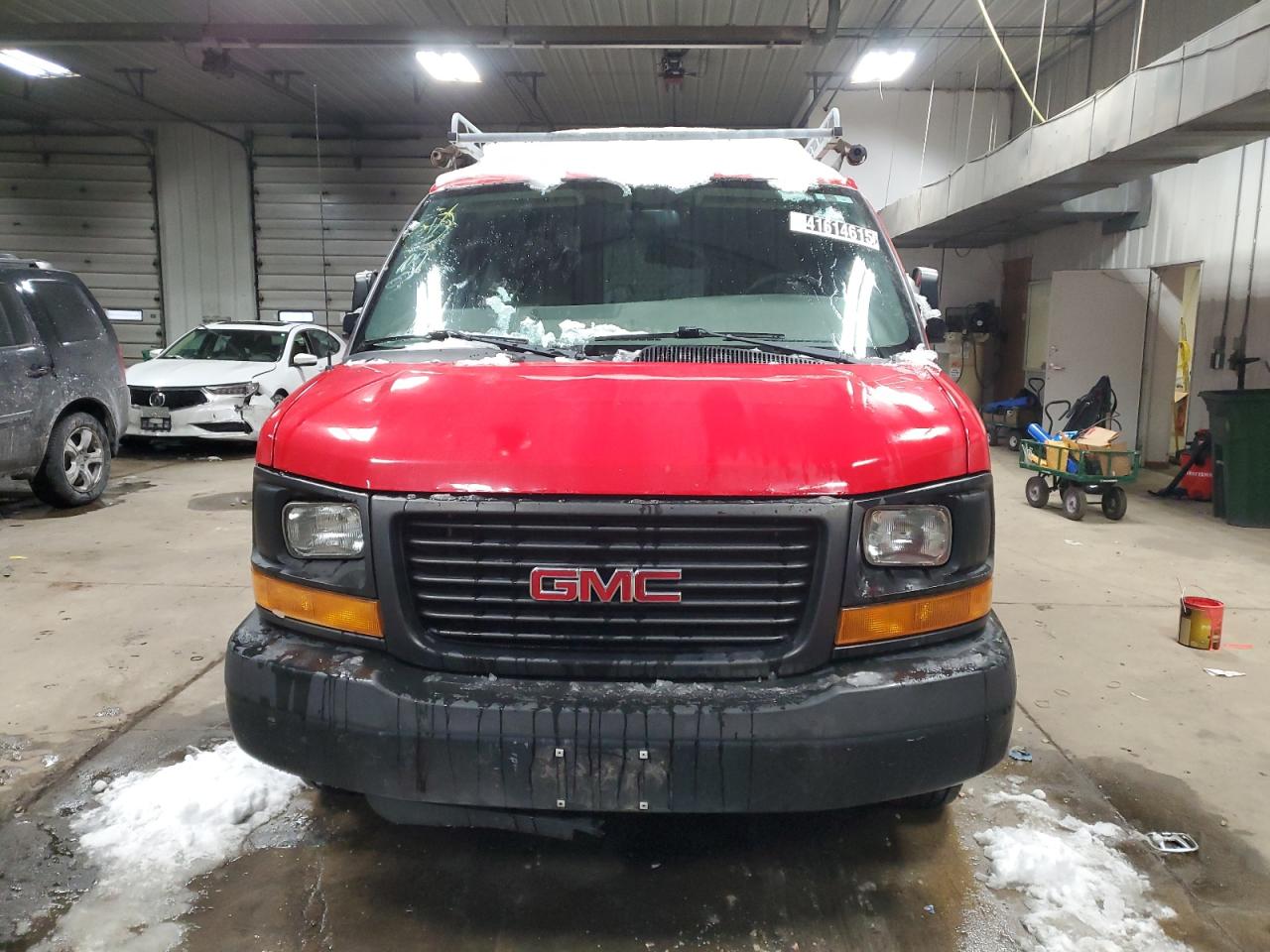 2015 GMC Savana - Image 5
