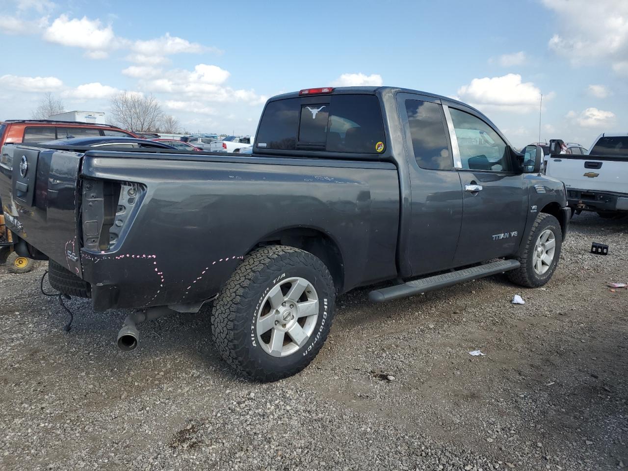 2004 Nissan Titan - Image 3