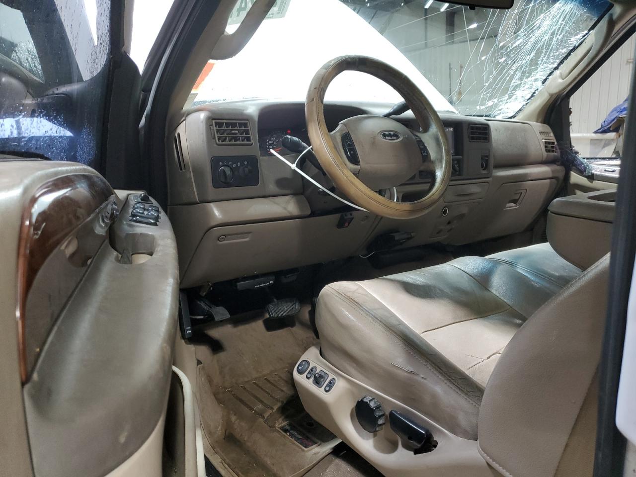 2004 Ford F350 - Image 8