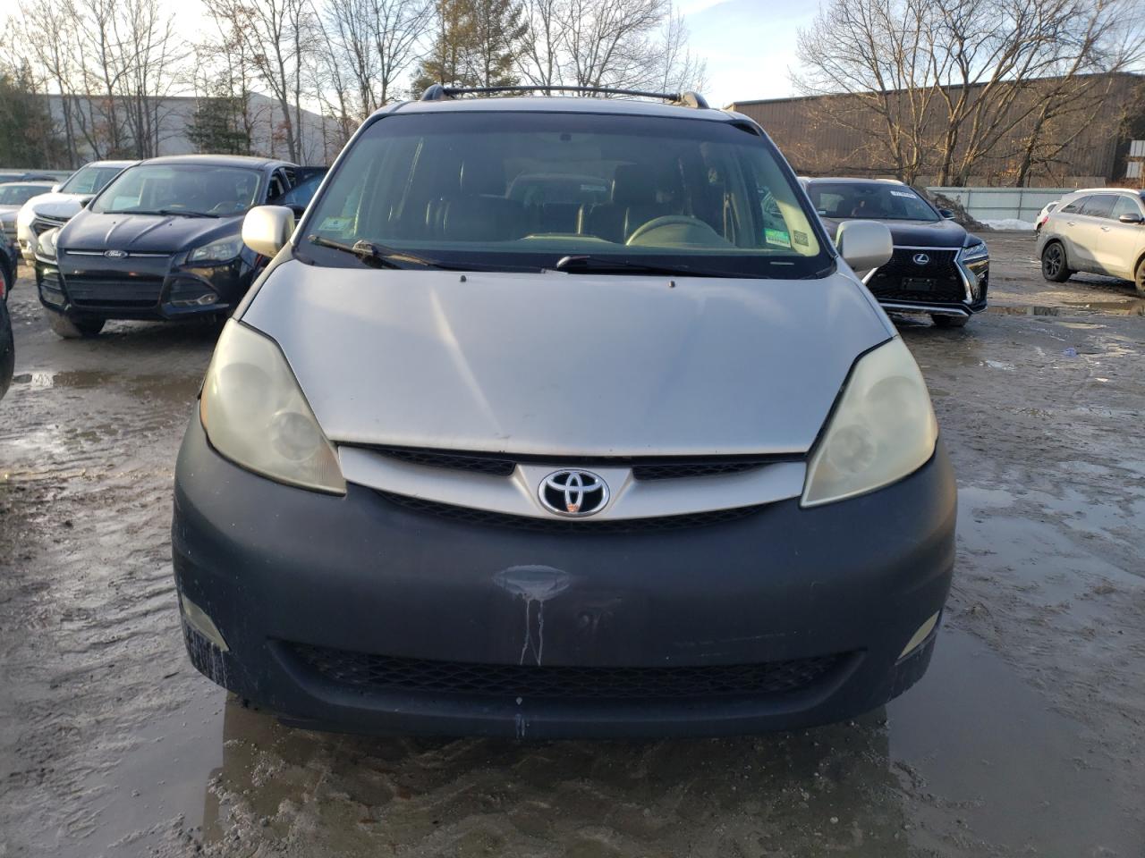 2006 Toyota Sienna - Image 5