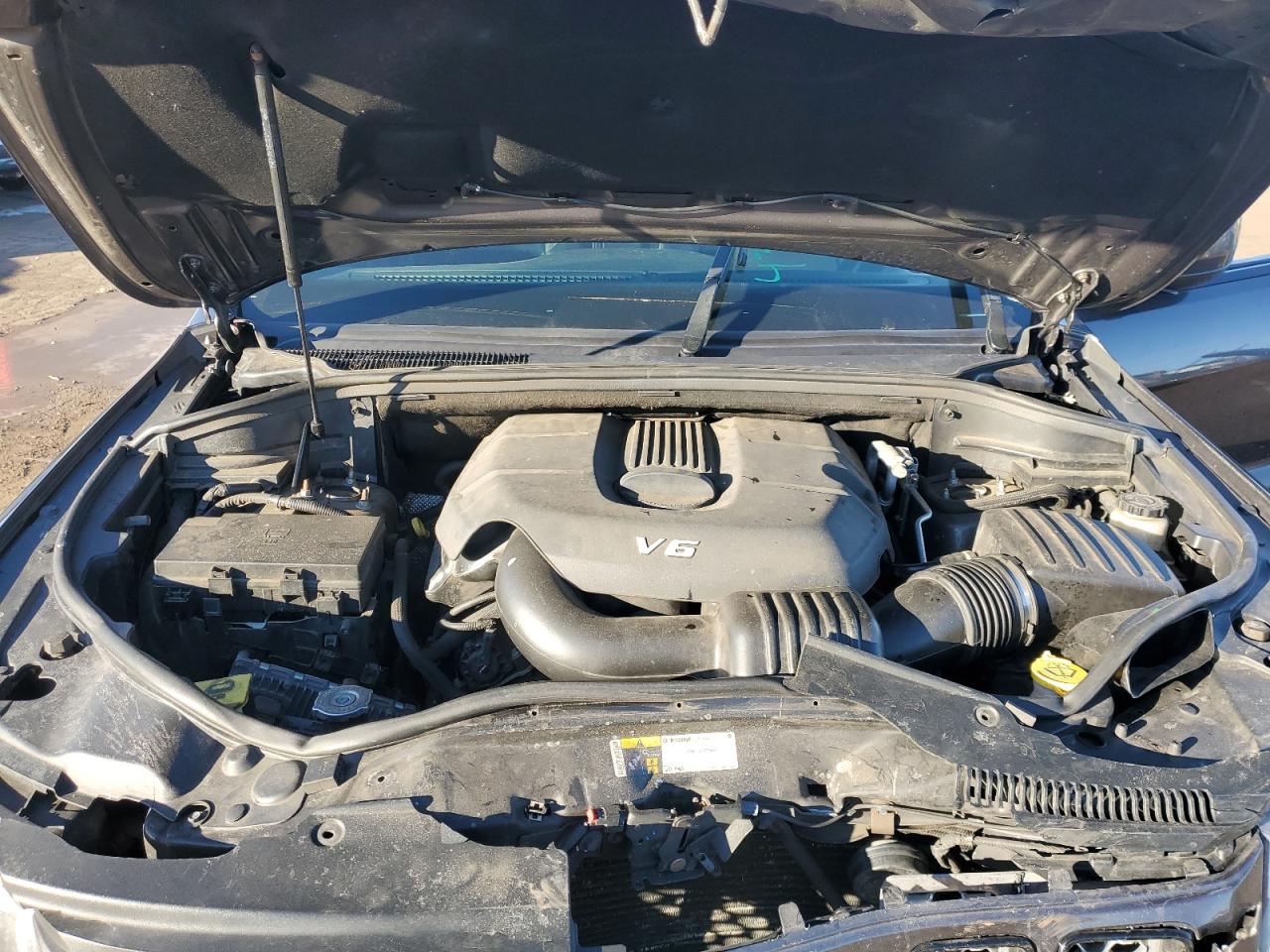 2015 Jeep Grand Cherokee - Image 13