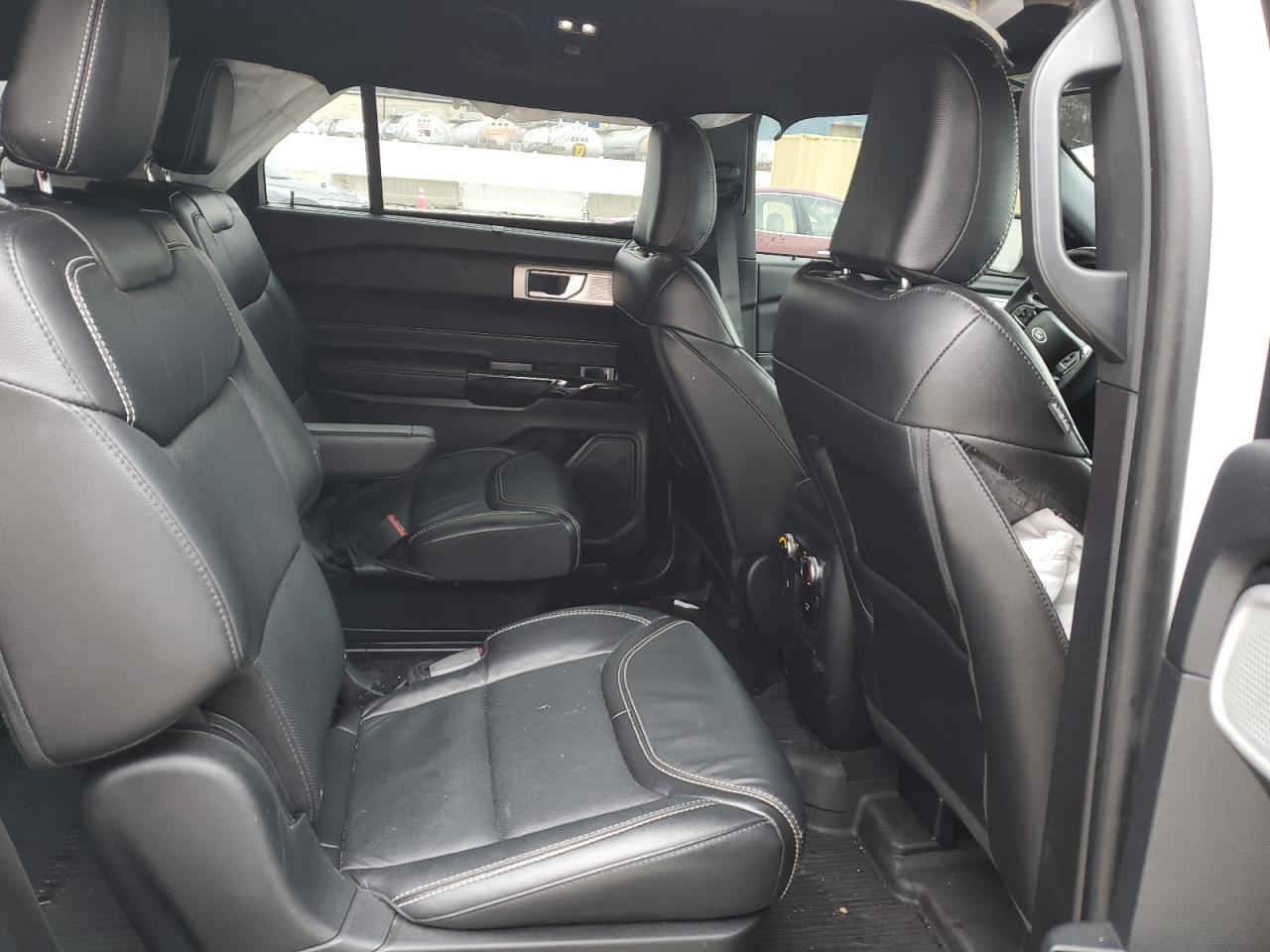 2022 Ford Explorer - Image 11