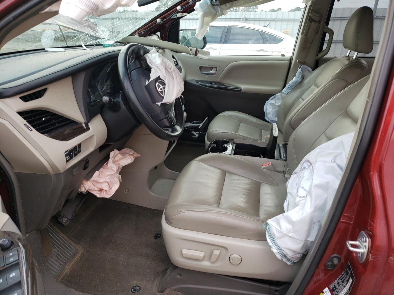 2015 Toyota Sienna - Image 7