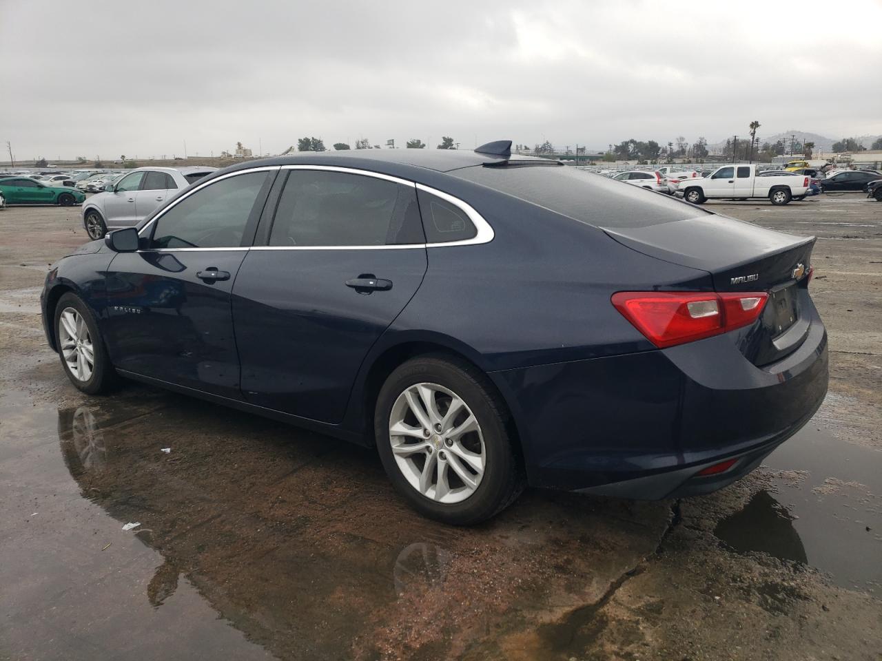 2018 Chevrolet Malibu - Image 2