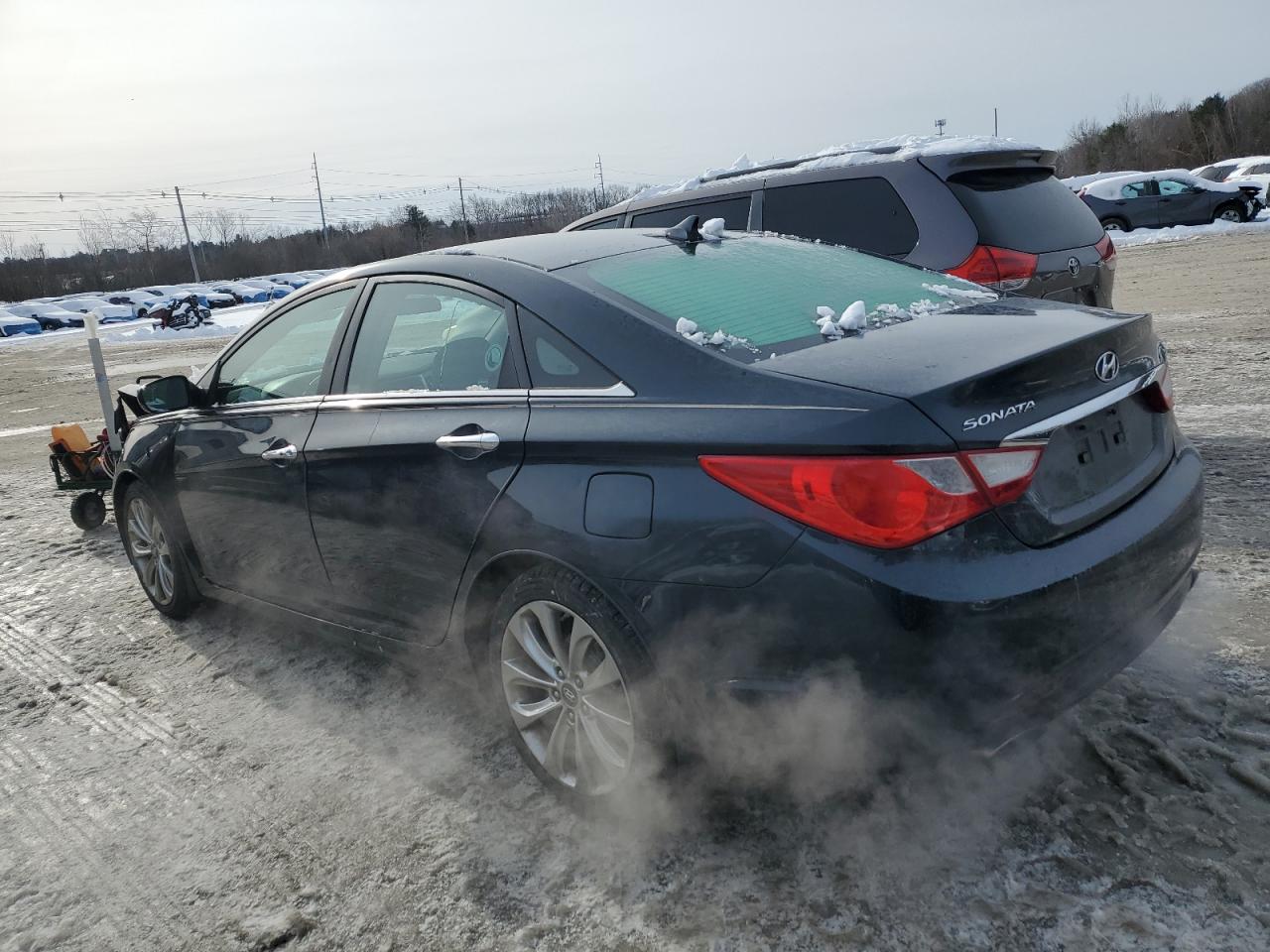 2011 Hyundai Sonata - Image 2