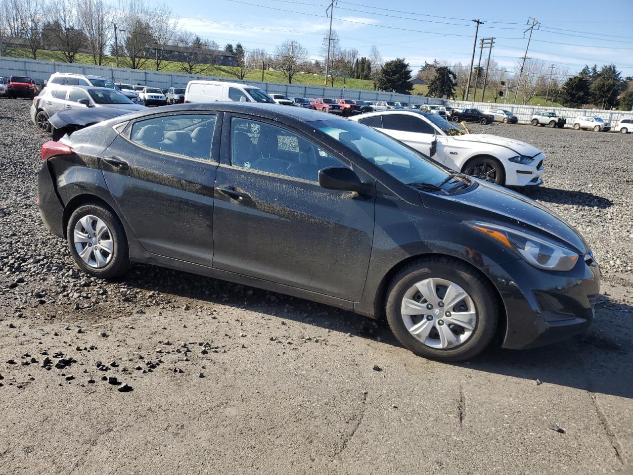 2016 Hyundai Elantra - Image 4