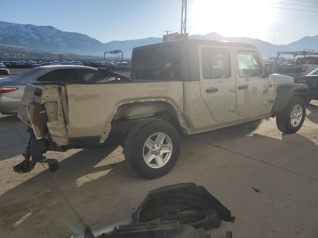 2020 Jeep Gladiator - Image 3