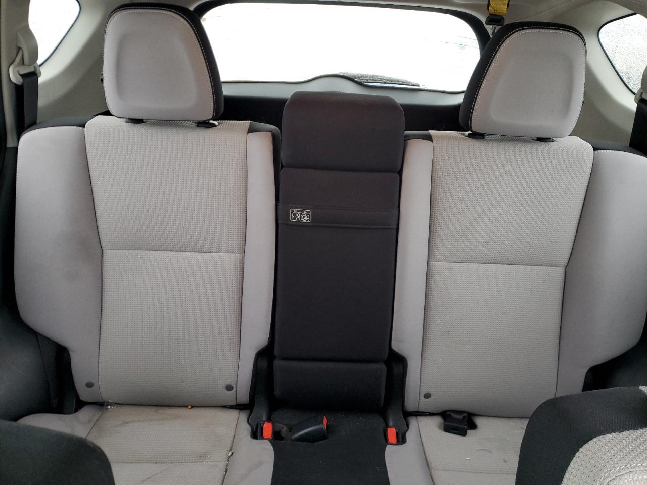 2017 Toyota RAV 4 - Image 10