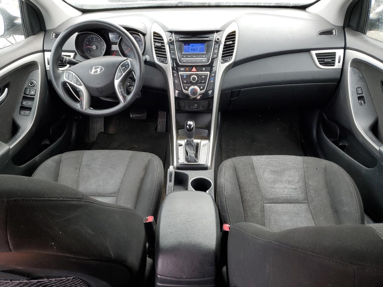 2017 Hyundai Elantra - Image 8