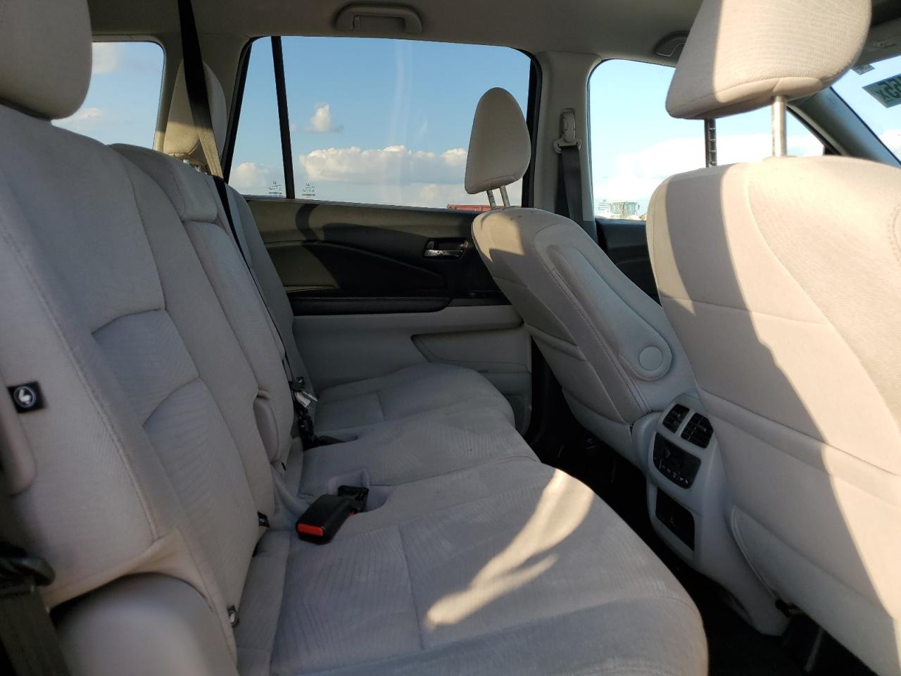 2016 Honda Pilot - Image 11