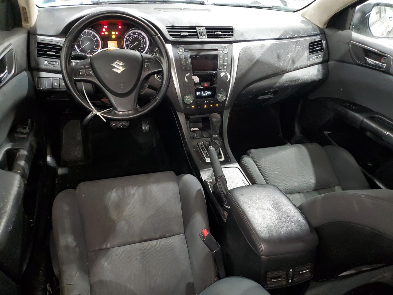 2010 Suzuki Kizashi - Image 8