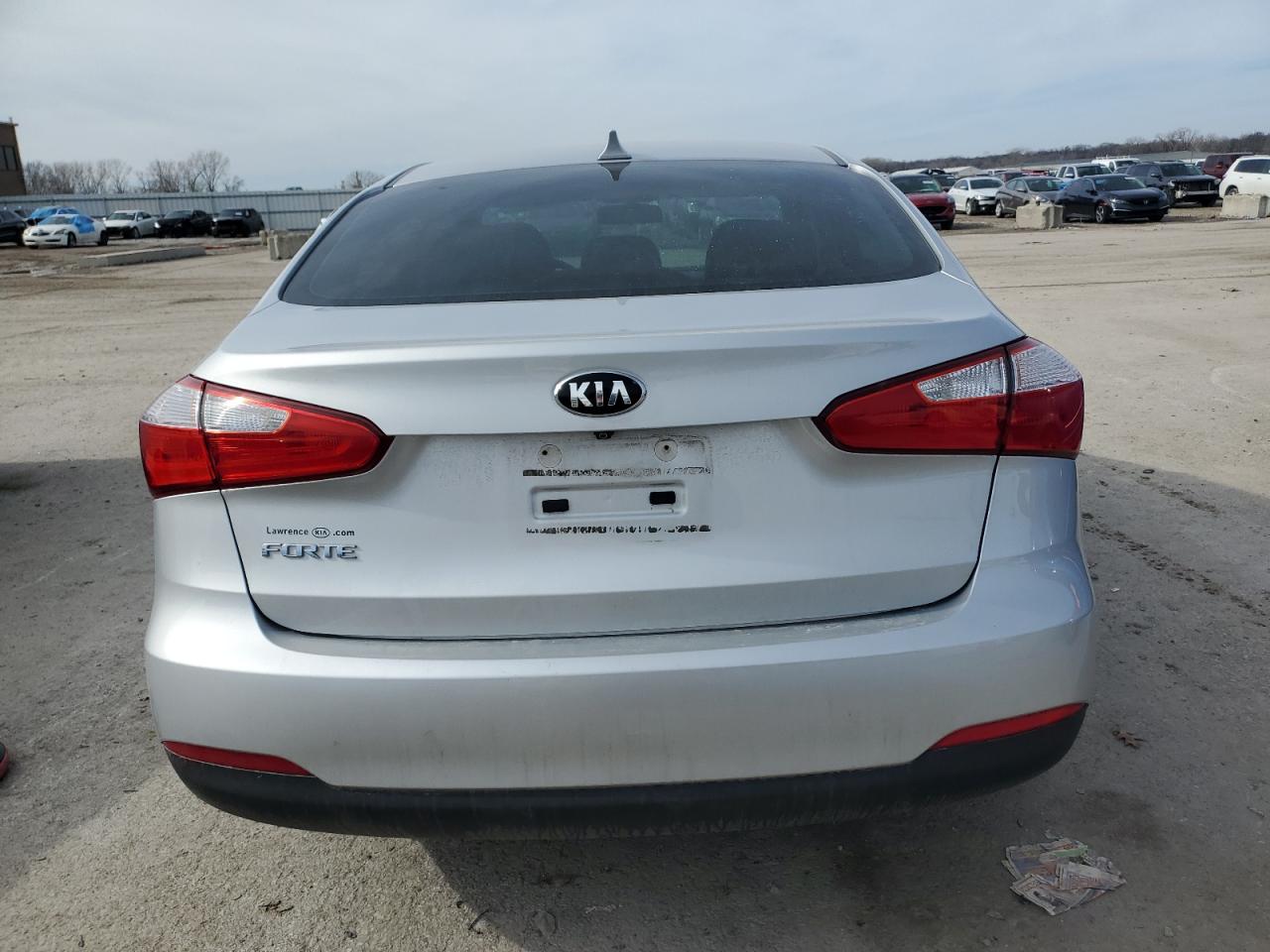 2016 Kia Forte - Image 6
