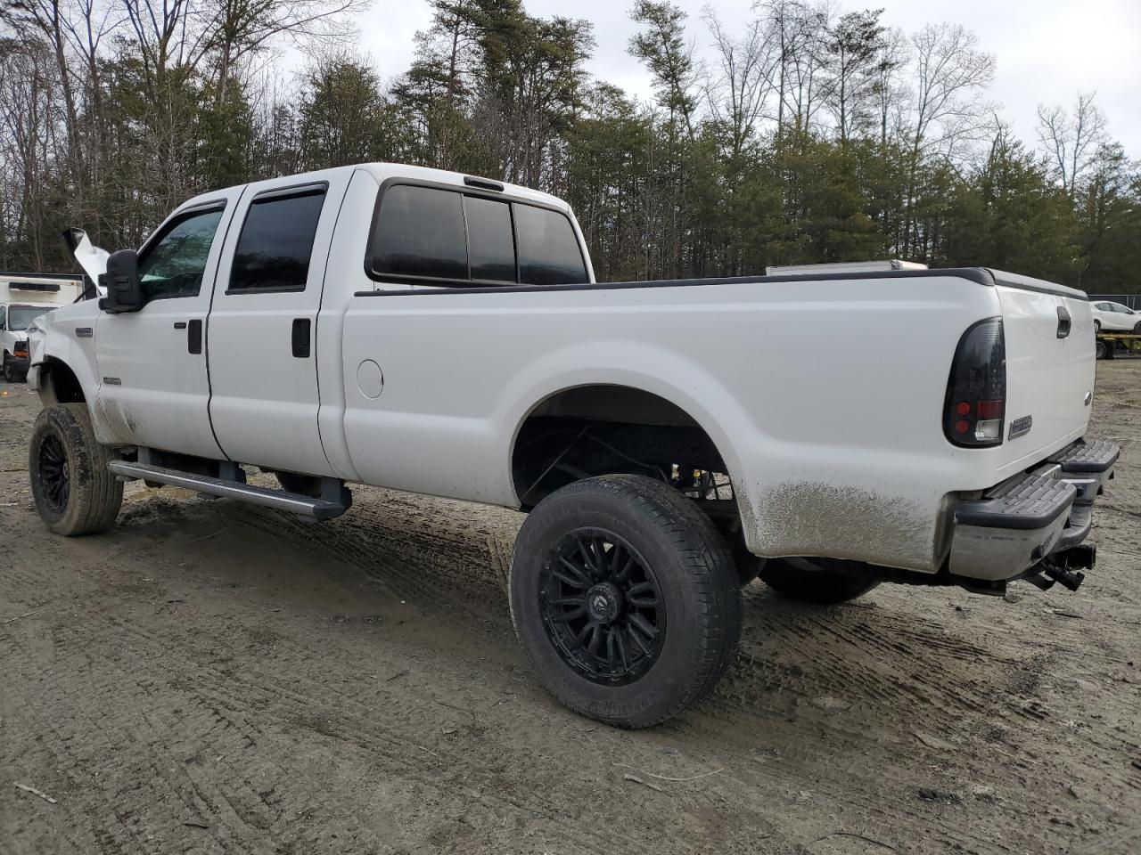 2005 Ford F350 - Image 2