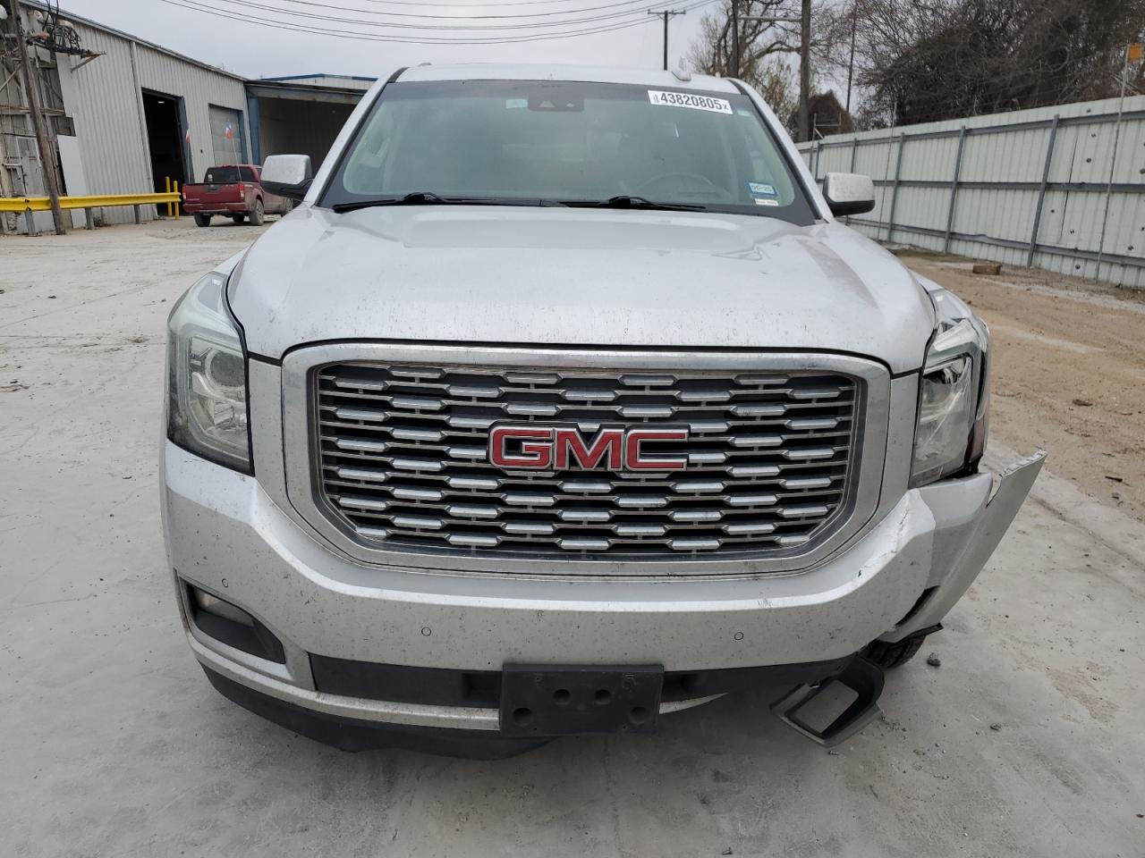 2020 GMC Yukon - Image 5